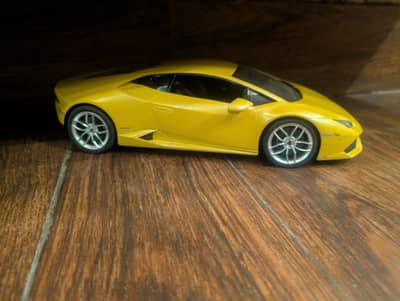Lamborghini Huracan Diecast Model Car - Yellow