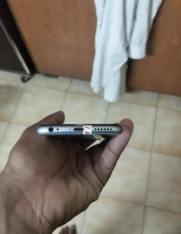 Apple iPhone 6S 1