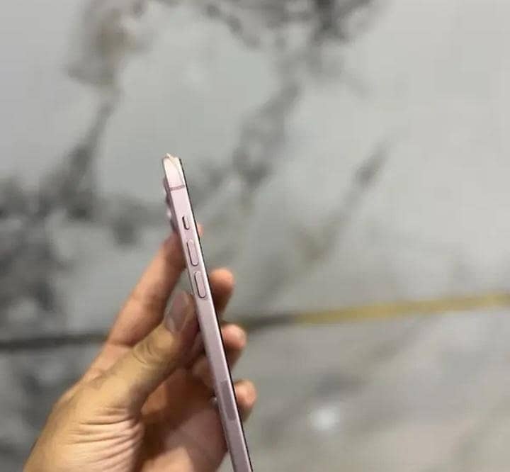 Apple iPhone 15 plus 1