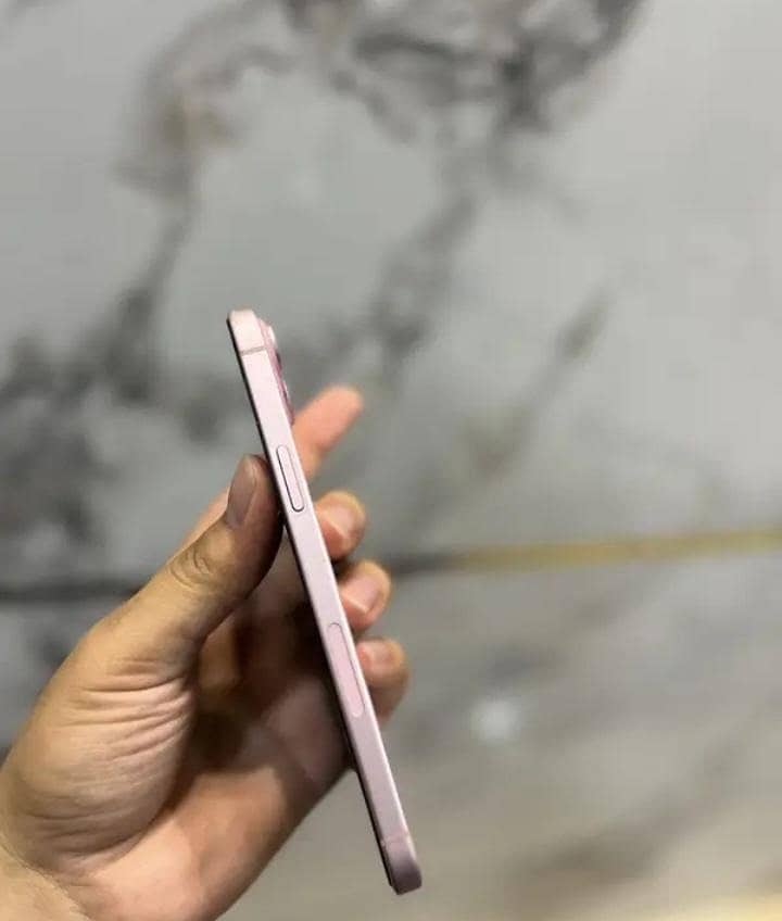 Apple iPhone 15 plus 2
