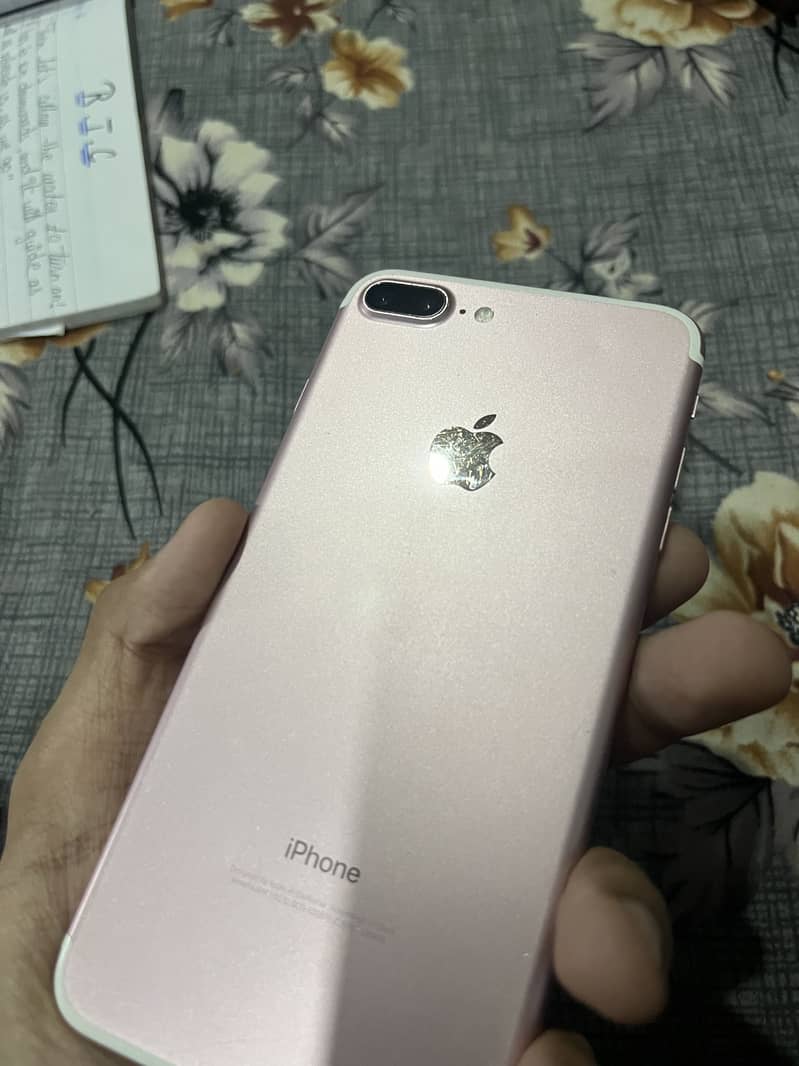 Apple iPhone 7 Plus 1