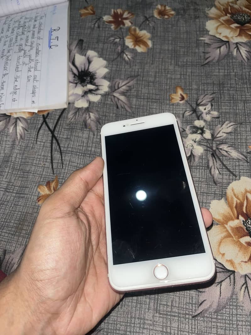 Apple iPhone 7 Plus 2