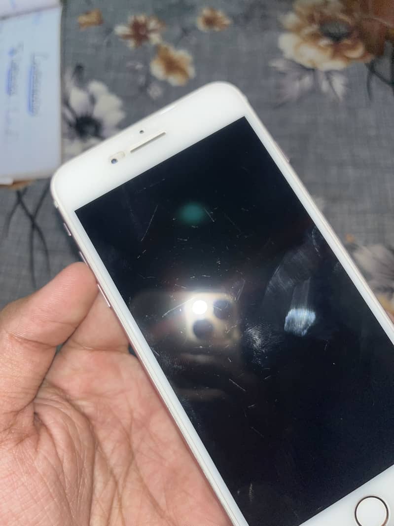 Apple iPhone 7 Plus 3