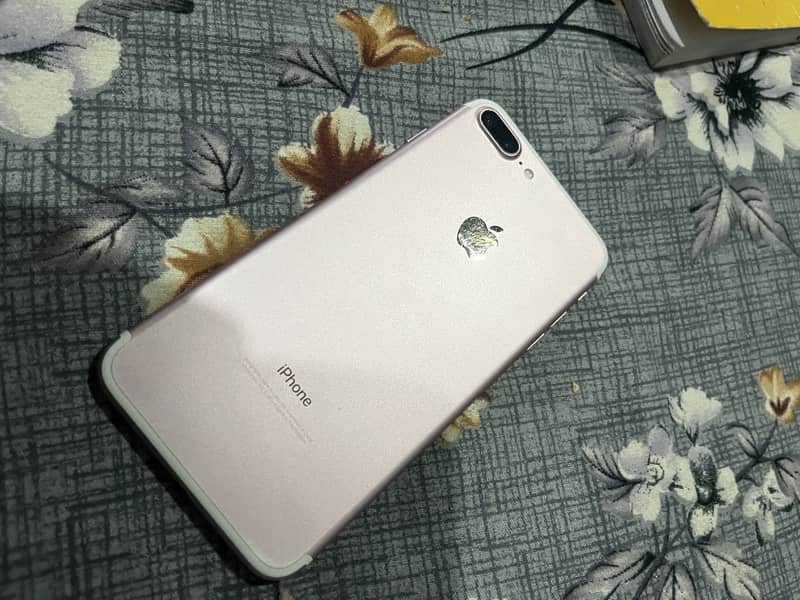 Apple iPhone 7 Plus 4