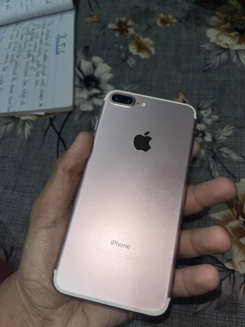 Apple iPhone 7 Plus 5
