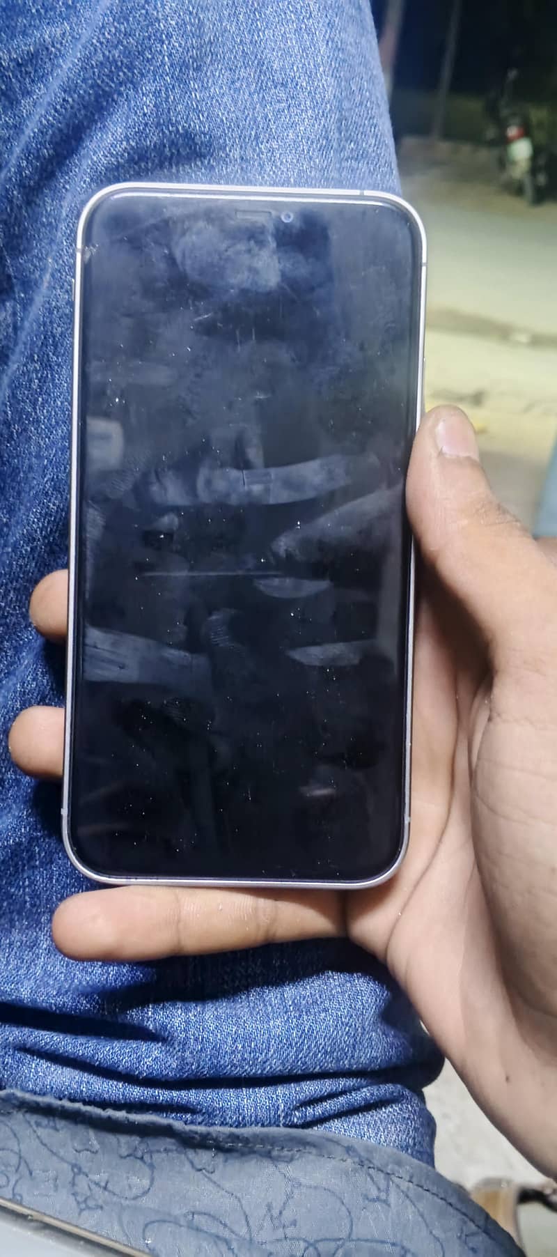 Apple iPhone 11 0