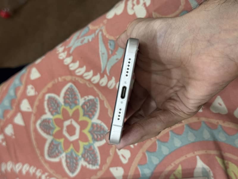 Apple iPhone 16 Plus 3