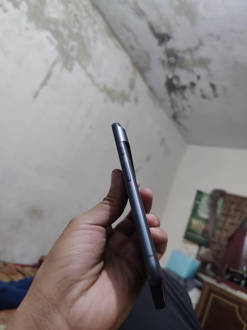 Google Pixel 8a 1