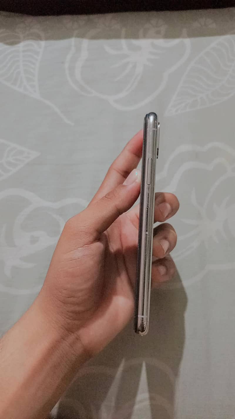 Apple iPhone X 2