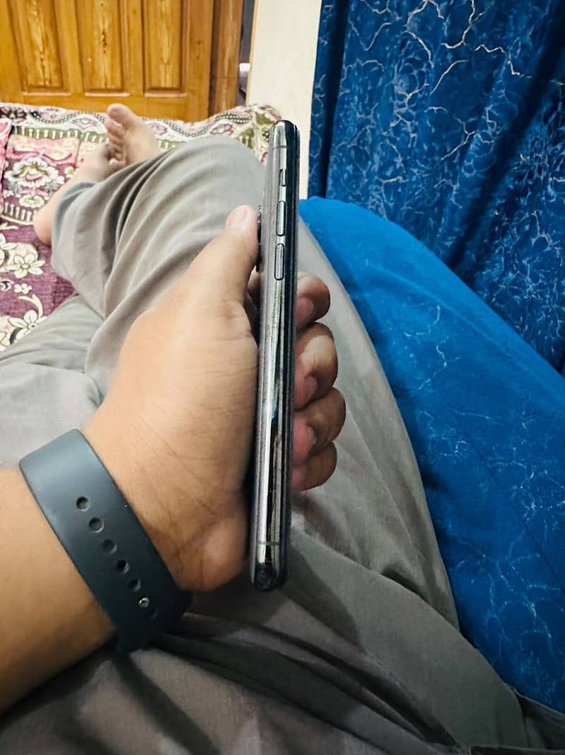 Apple iPhone 11 Pro 1