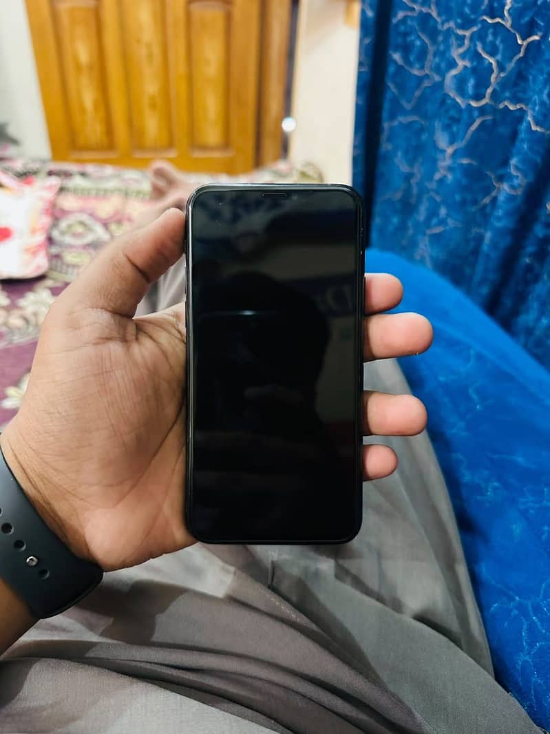 Apple iPhone 11 Pro 3