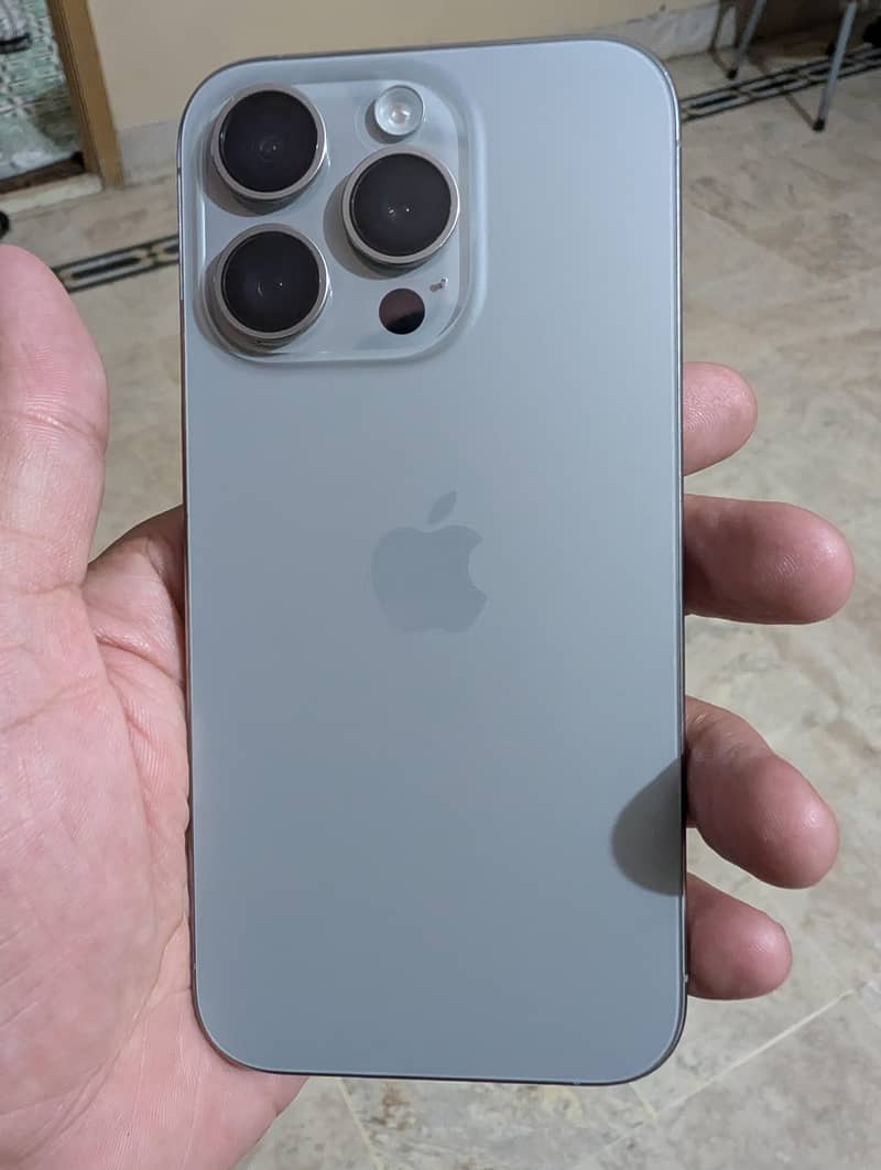 Apple iPhone 15 Pro 6