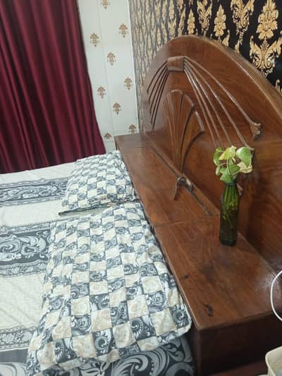 Queen Size Bed Set with Mattress -Good Condition