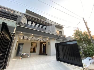 10 Marla Brand New Modern House For Sale