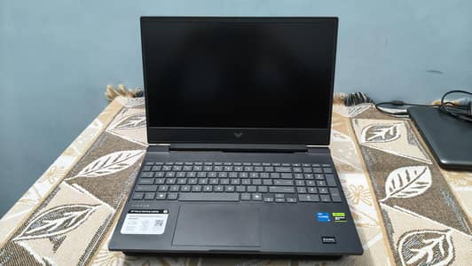 HP Victus ( I5 13th + RTX 4050)