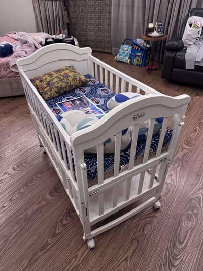 Tinnies wooden baby cot