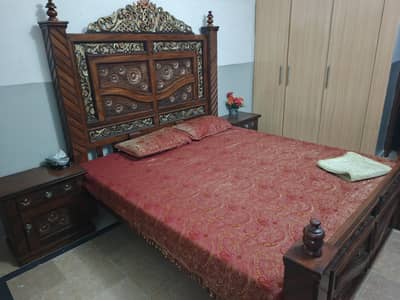Solid wooden chenioti bed set with 6" mattress supreme foam  10/10