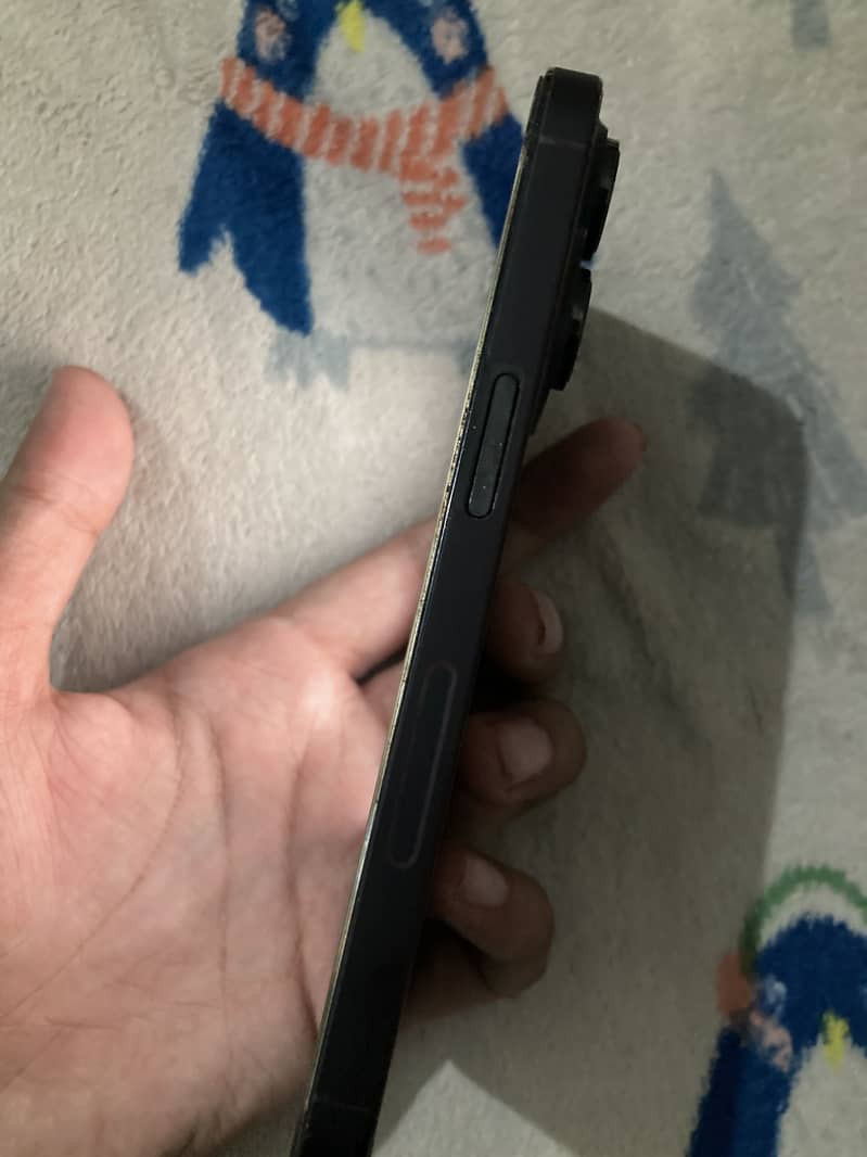 Apple iPhone 14 Pro 2