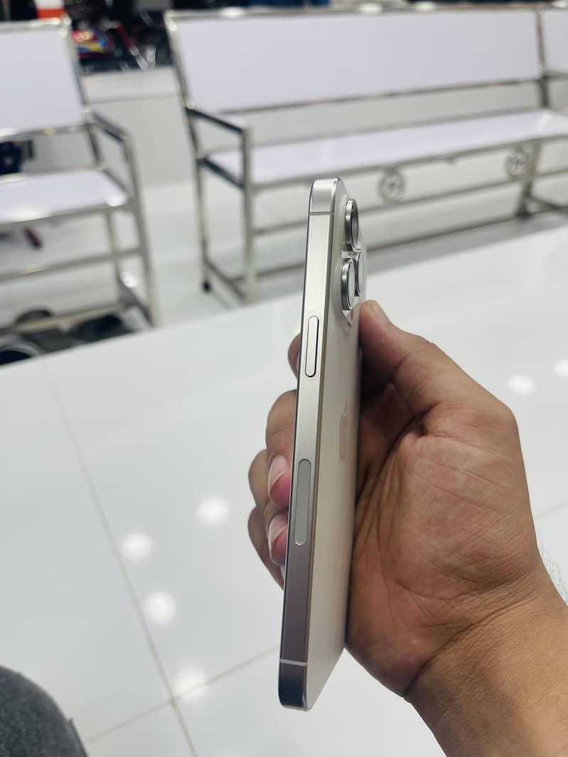 Apple iPhone 15 Pro Max 10