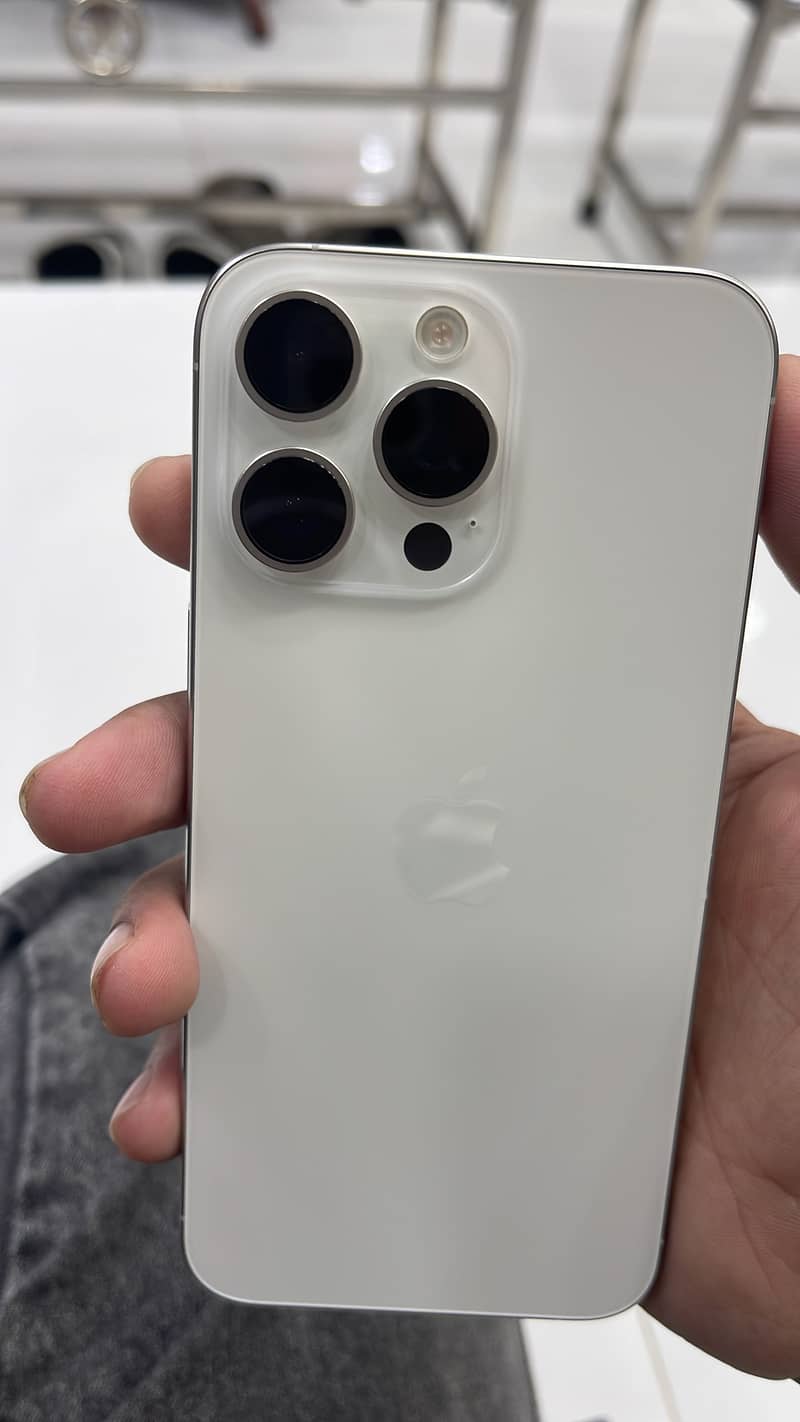 Apple iPhone 15 Pro Max 11