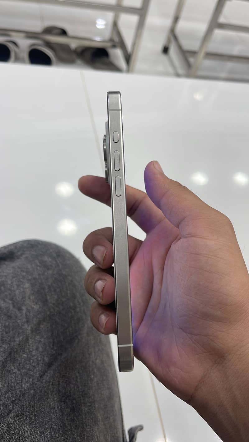 Apple iPhone 15 Pro Max 14