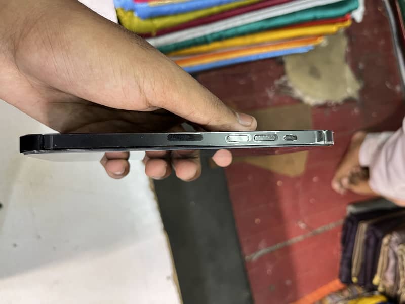 Apple iPhone 14 Pro Max 5