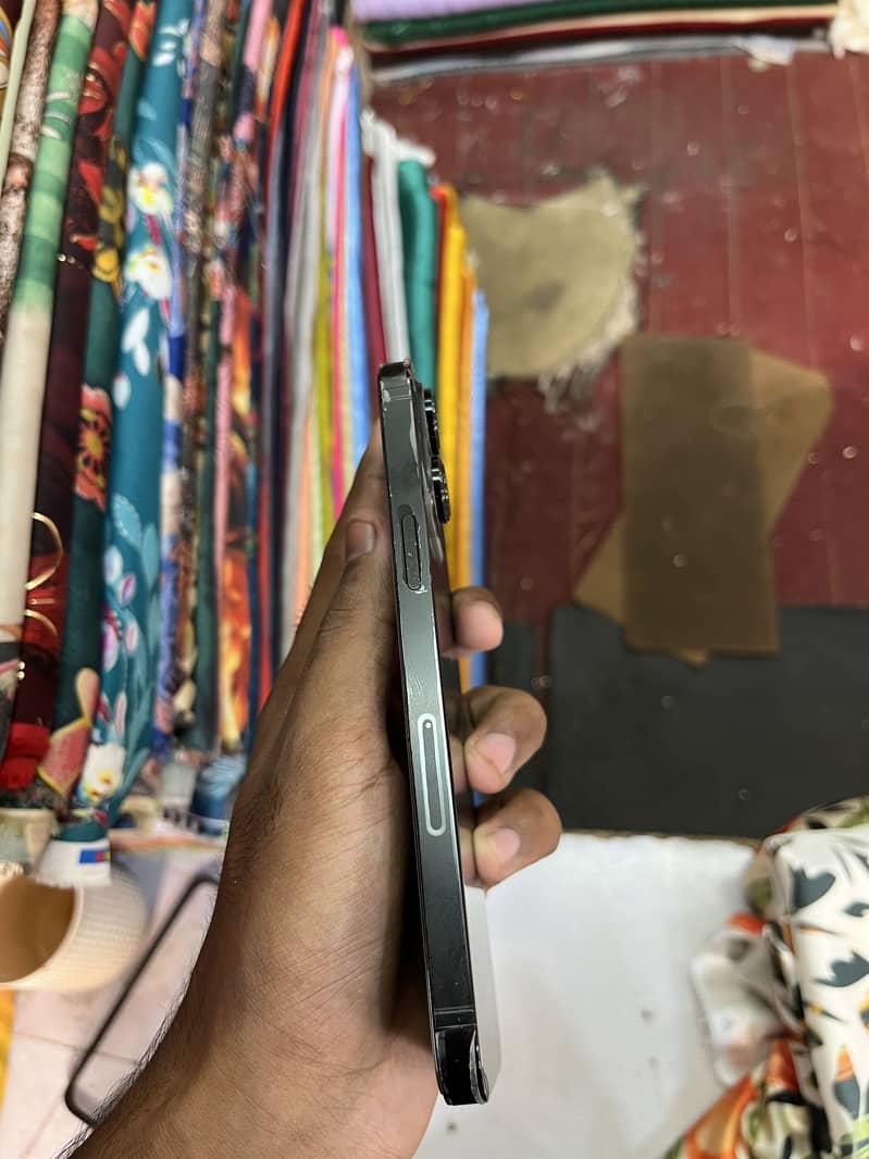 Apple iPhone 14 Pro Max 6