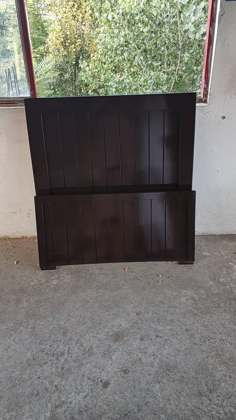 Single bed available 4