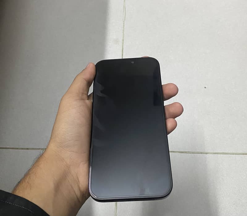 Apple iPhone 16 Pro Max 1