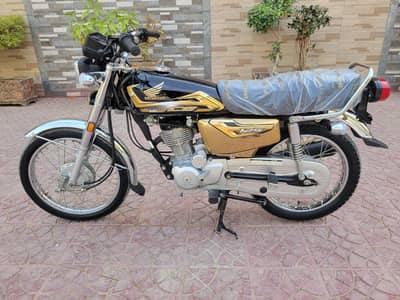CG 125 SPECIAL EDITION GOLD BLACK