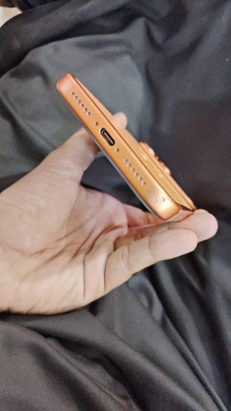 Apple iPhone 17 Pro Max 2