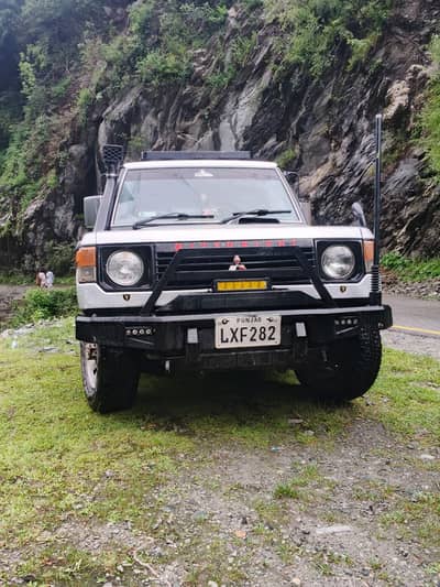 Mitsubishi Pajero 1986