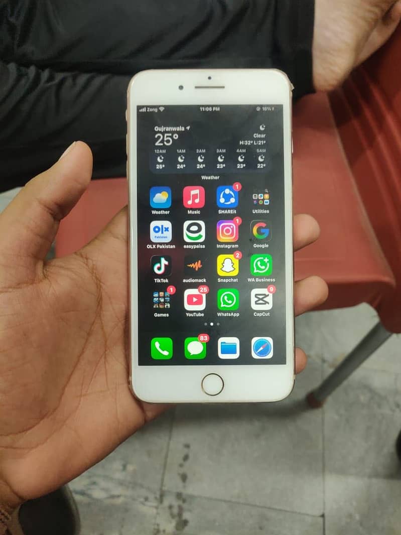 Apple iPhone 8 Plus 1