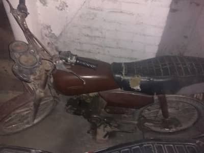 Sohrab cd70 2005 model 20k hazaar ky