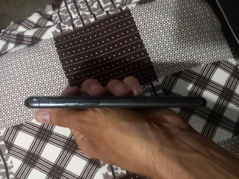 Apple iPhone 11 Pro 1