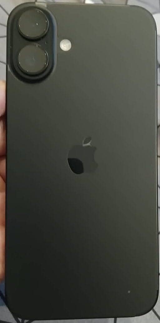 Apple iPhone 16 Plus 0