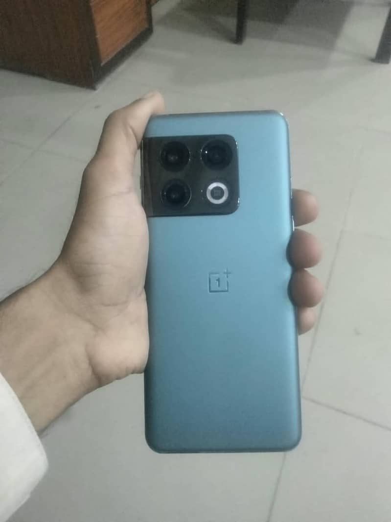 One Plus 10 Pro 1
