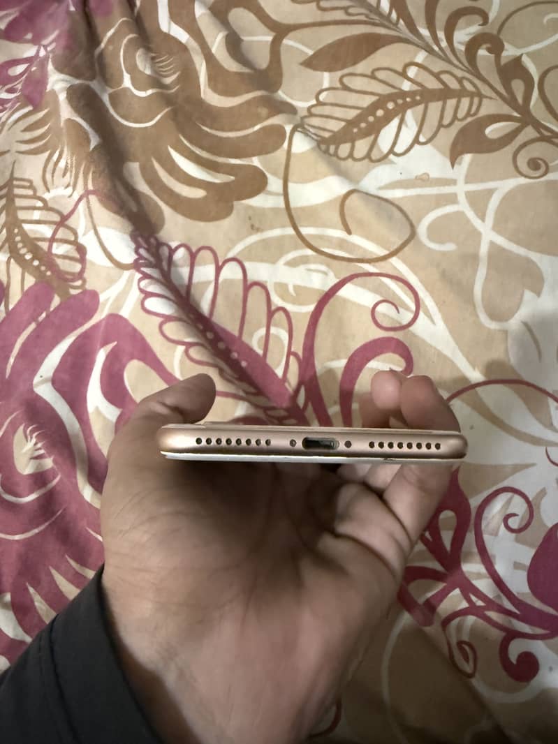 Apple iPhone 8 Plus 2