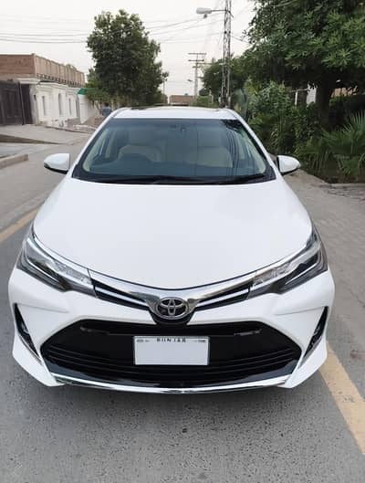 Toyota Corolla Altis Grande X CVT-i 1.8 Beige Interior.