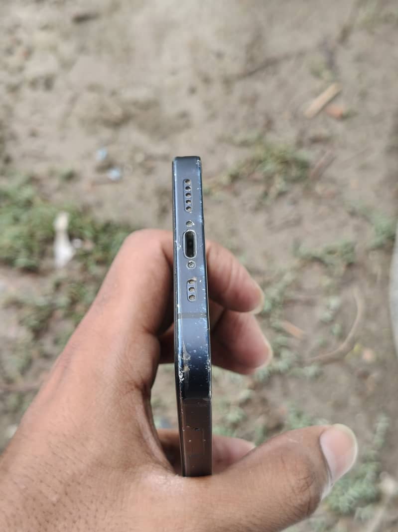 Apple iPhone 12 2