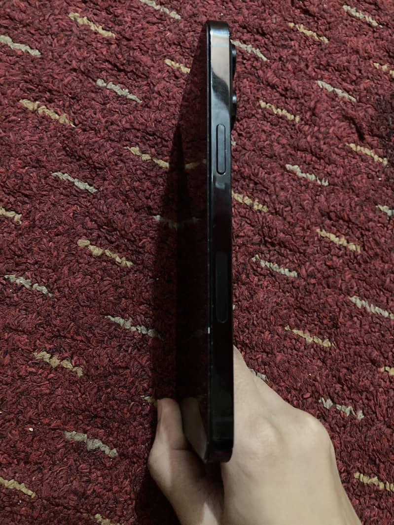 Apple iPhone 14 Pro Max 1