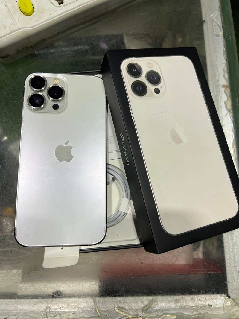 Apple iPhone 13 Pro Max 0