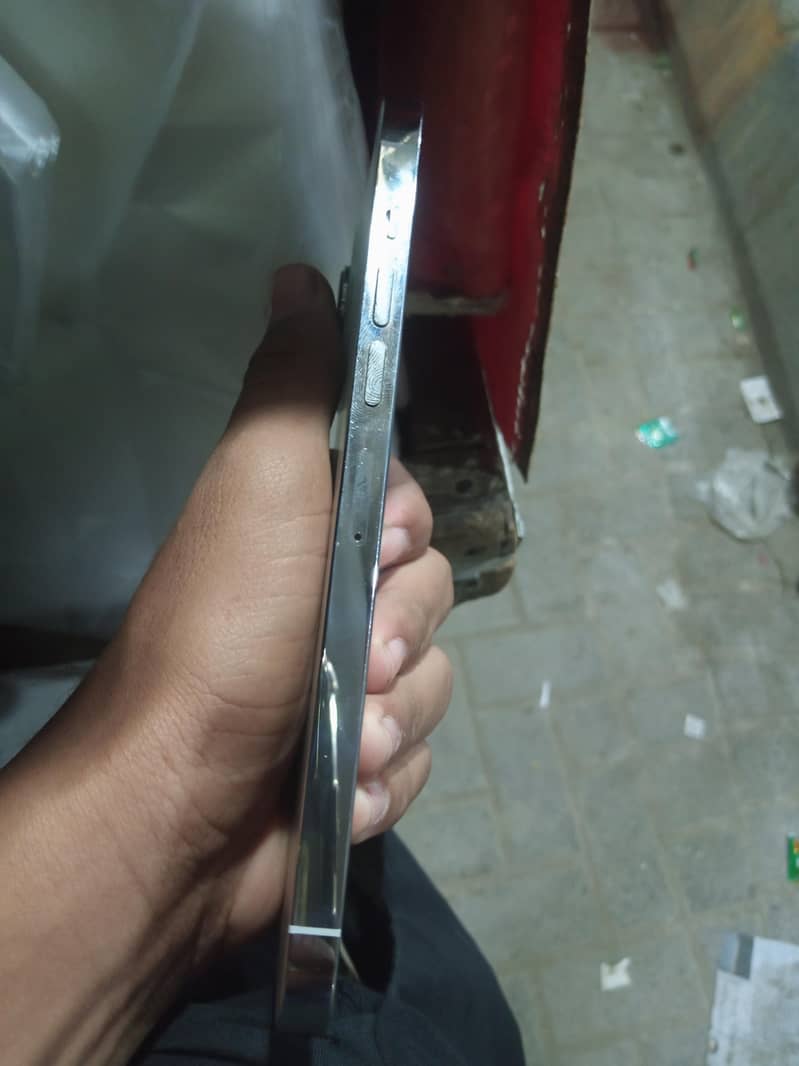 Apple iPhone 13 Pro Max 3