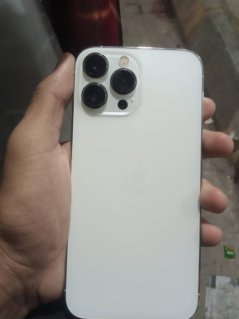Apple iPhone 13 Pro Max 5