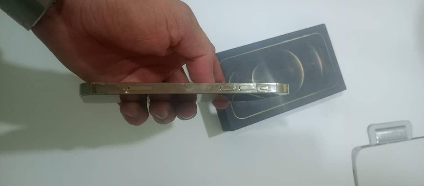 Apple iPhone 12 Pro 6