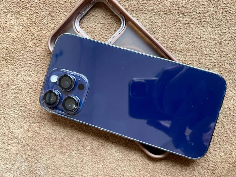 Apple iPhone 14 Pro Max 0