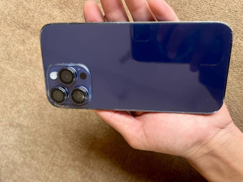 Apple iPhone 14 Pro Max 1