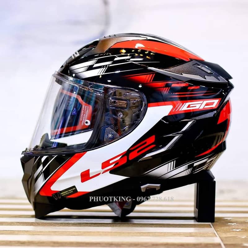 LS2 HELMET 0