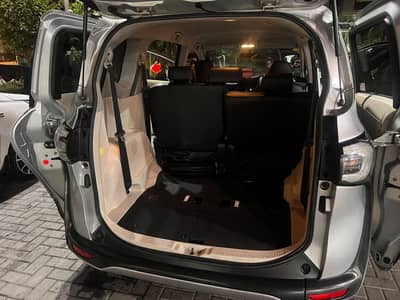 Toyota Sienta 2017