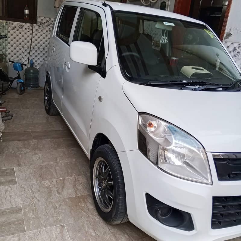 Wagon R 12